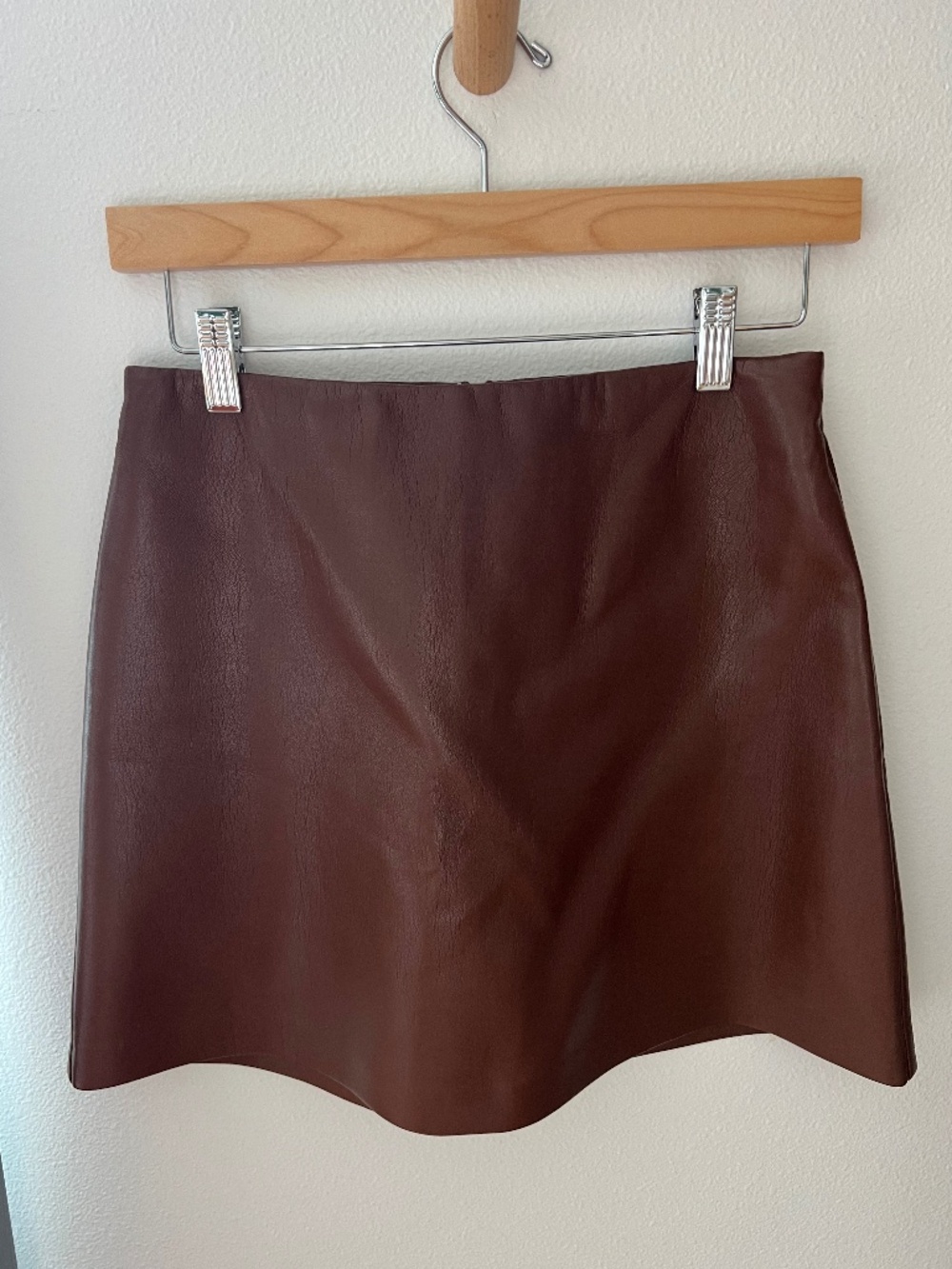 Aritzia UnReal Leather Skirt - Cognac Brown - Size 4